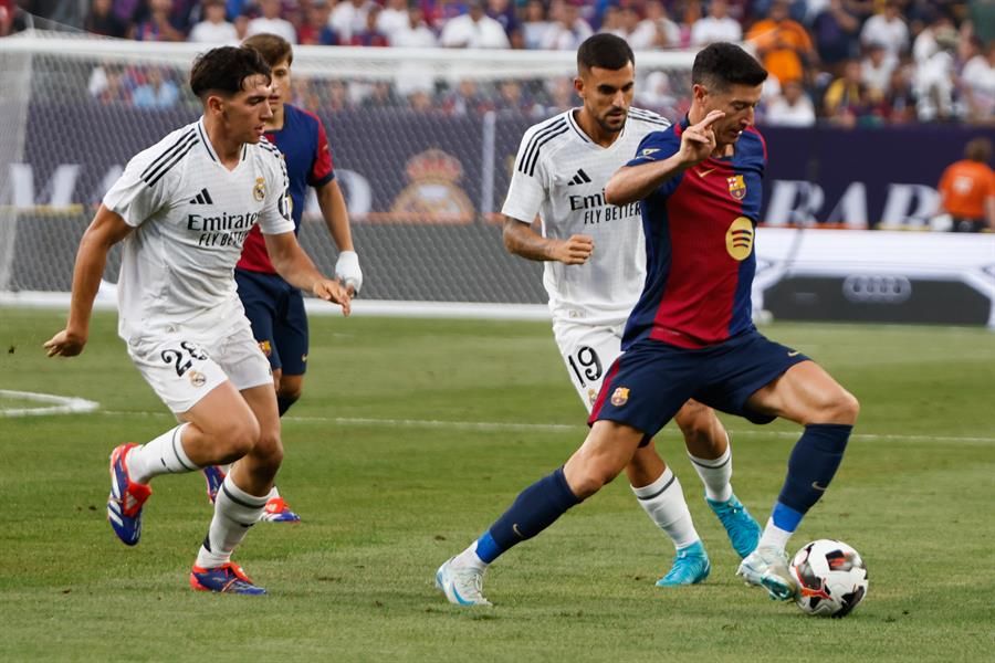 Real Madrid 1-2: Lightning delays threaten to halt the Clasico, but Pau Victor shines.